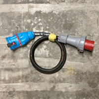 Adaptateur P17 63A Tri Mâle vers Maréchal 63A Tri Femelle Indie location